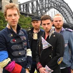 Takut Bau Badan Tercium, Coldplay Hindari Panggung Kecil
