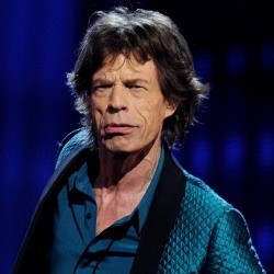 Facebook Bikin Mick Jagger Lupakan Main Gitar