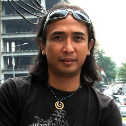 Piyu Padi Kini Jadi Penyanyi