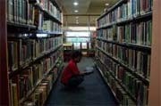 Petugas Perpustakaan Daerah Surabaya Kurang Ramah