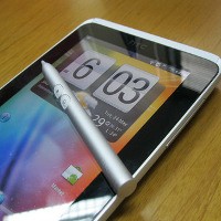 Giliran HTC Flyer Pangkas Harga