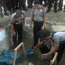 Polrestabes Surabaya Bangun Barak Dalmas