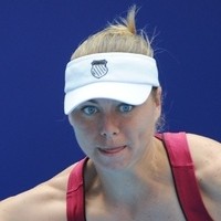 Stosur Tumbang, Zvonareva & Tsonga Melaju