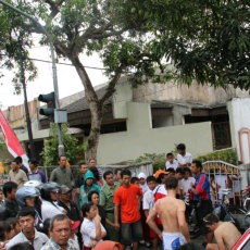 Empat Pembalap Tumbang dalam Insiden Garis Finis