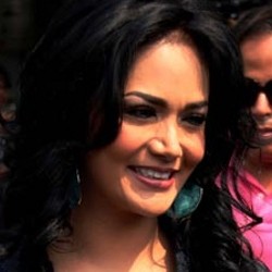 Ibunda di Rumah Sakit, Krisdayanti Persembahkan Bubur Merah