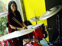 Titi Sjuman Si Drummer Seksi