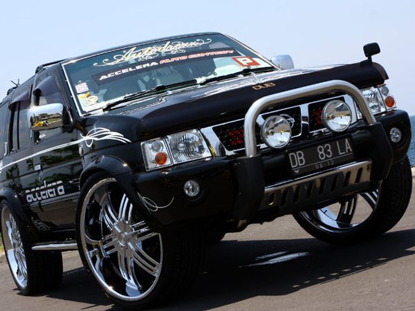 Modifikasi Nissan Terrano ala Siswa SMA