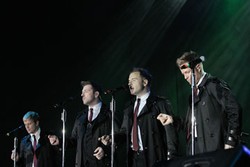 Area Festival Terlalu Padat, Konser Westlife Terhenti Lebih dari Setengah Jam