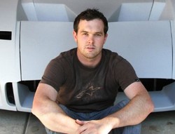 Membuat Mobil Super Sendiri di Garasi Rumah