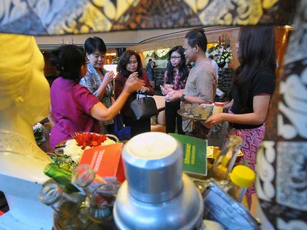 Minum Jamu di Hotel Bintang 5