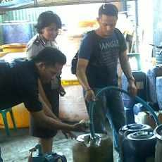 Gudang Pengoplosan Minyak Tanah Digerebek