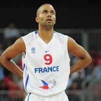 Parker Rela Digaji 2 Ribu Dolar per Bulan