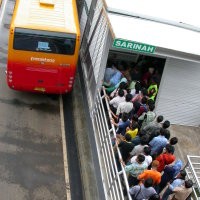 Bus Transjakarta Belum Akrab Pada Perempuan
