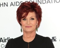 Bocor, Istri Ozzy Osbourne Lepas Implan Payudara