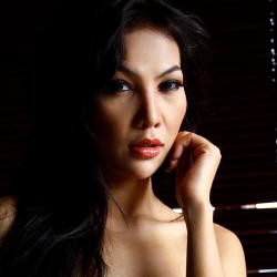 Andhien Carmella: Kurang Beruntung Kalau Belum Beradegan Ranjang