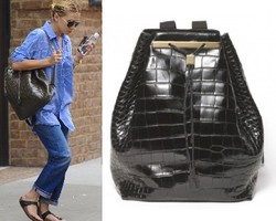 Tas Kembar Olsen Seharga Rp 340 Jutaan Laku Keras