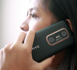 Menggali Kemampuan HTC Evo 3D