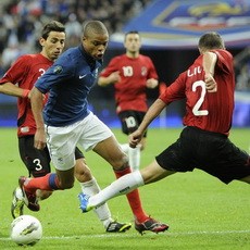 Prancis Hantam Albania 