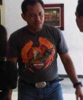 Heru Tjahjono, Bupati Tulungagung Suka Bagi Mainan ke Anak-anak 