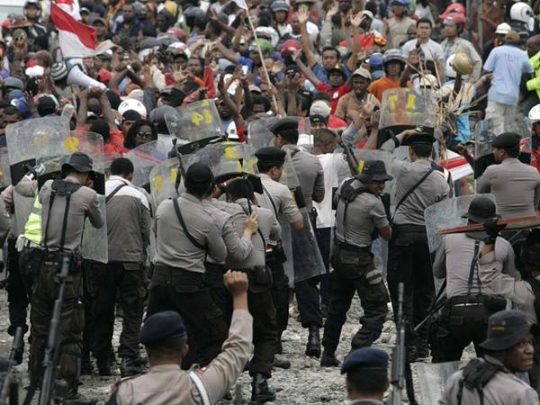 Demo Pekerja Freeport Rusuh, 1 Warga Tewas
