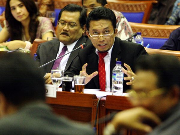 Menkominfo-Komisi I Bahas Pencurian Pulsa