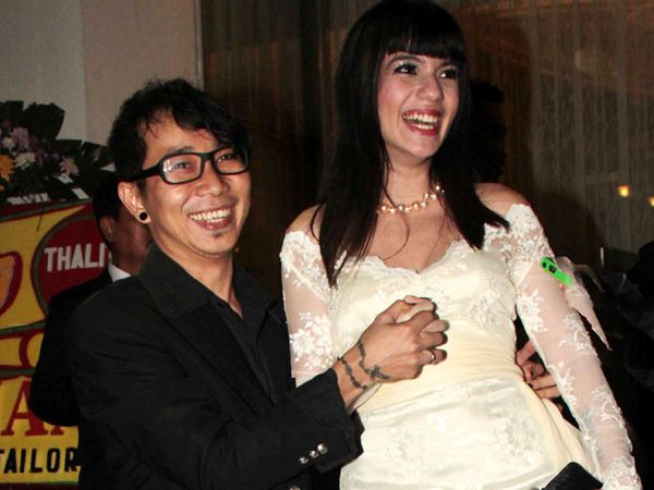 Kemesraan Kiki Mirano & Sheila Marcia