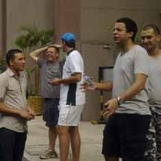 Pengunjung dan Karyawan Hotel Shangri-La Dievakuasi