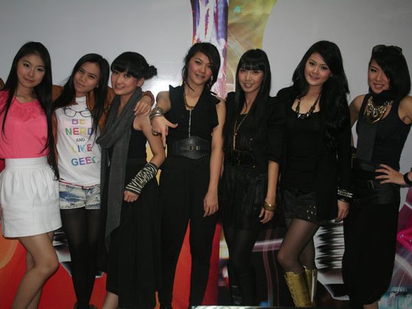 7 ICONS Live Chat di detikForum