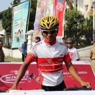 Demi Yellow Jersey, Bambang Main Aman
