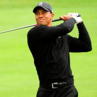 Ada Fans Lempar Hot Dog pada Tiger Woods