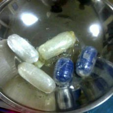 Idih! Penjaga Toko dari Malaysia Selipkan 5 Kapsul Sabu di Dubur