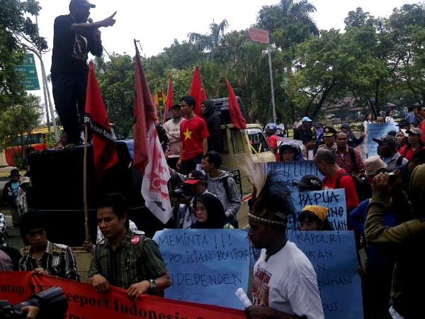 Demo Tuntut Kapolda Papua Dicopot