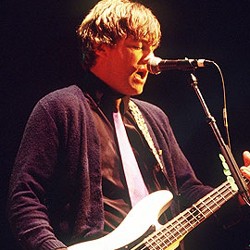 Polisi Selidiki Kematian Mantan Bassis Weezer