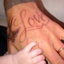 Cinta Keluarga, David Beckham Tambah Tato Lagi