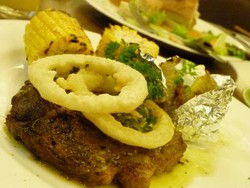 Hmm... Juicy Yummy Texas BBQ Ribs dan Premium Steak