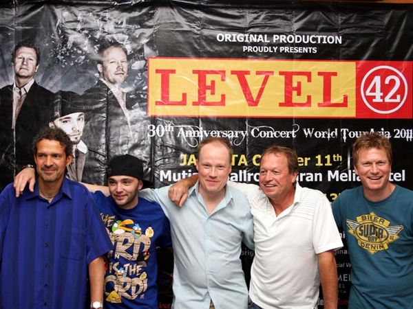 Level 42 Siap Konser di Indonesia