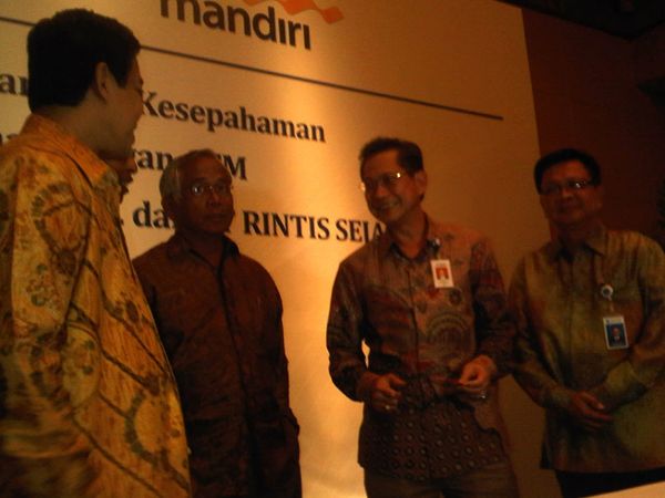 BCA-Mandiri Jalin Kerja Sama