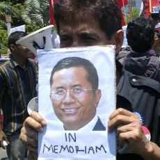 Mahasiswa dan Karyawan PLN Kutuk Manajemen