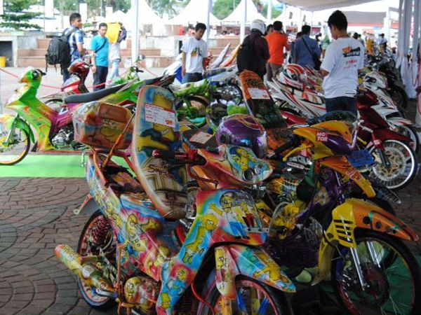 Kontes Modifikasi Yamaha Cuzztomatic