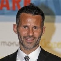 Giggs Rebut Golden Foot 2011