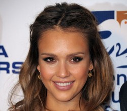 Jessica Alba Tuntut Produk Pelangsing Rp 8,9 Miliar