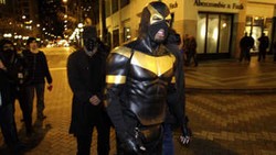 Polisi Seattle Tangkap Pahlawan Bertopeng