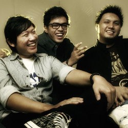 Jikustik Kini Lebih Gamblang dengan Kata Cinta 