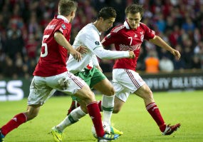 Bekuk Portugal, Denmark Juara Grup