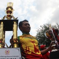 Bambang Suryadi Dapat Titel Pelipur Lara