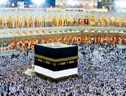 Jamaah Haji Terus Mengalir, Kiswah Penutup Kabah Dilipat 3 Meter