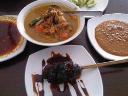 Sate Buntel Pak Kardjan yang Mak Nyuss!
