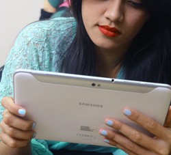 Galaxy Tab 8.9, Pas di Pelukan Kaum Hawa