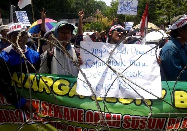 Demo Tolak Kenaikan Uang Sewa Rusun