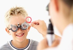 Penyumbatan Saluran Air Mata Tingkatkan Risiko Mata Malas